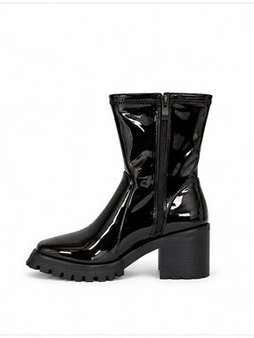 Slowline Black Patent Leather Lug Sole Square Toe Chunky Heeled Ankle Boots NWOT